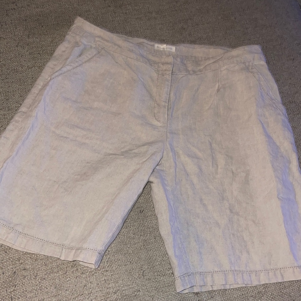 Eileen Fisher Organic Linen Shorts - size medium.      P